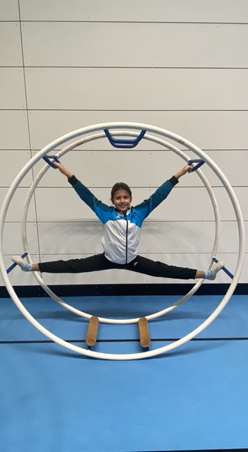 Viktoria Tröger im Rhönrad